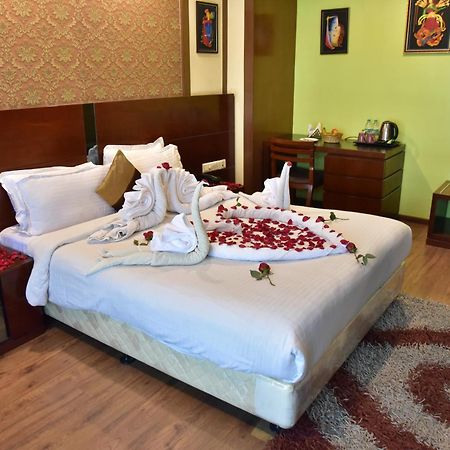 Hotel Ambassador Chocolate Inn Kalyani المظهر الخارجي الصورة